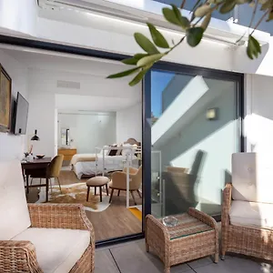Stupendo-three Rooms-suite With Terrace -center -air Conditioning-free Park Apartment Lisbon