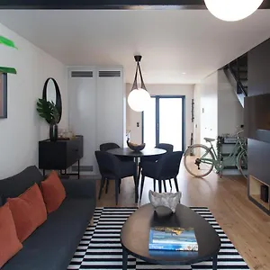 Flh Intendente Elegant Mezzanine With Balcony Apartment Lisbon