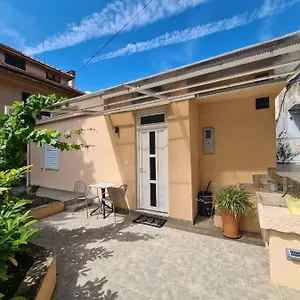 Bart Apartment Split